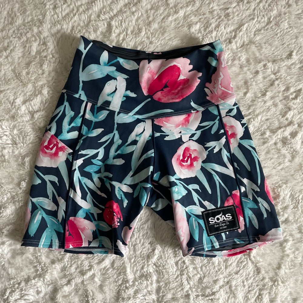 SOAS women's extra small blue floral fitted cycling shorts